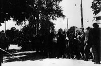 La liquidation du ghetto de Zelechow :  pied vers la gare de Sobolew.